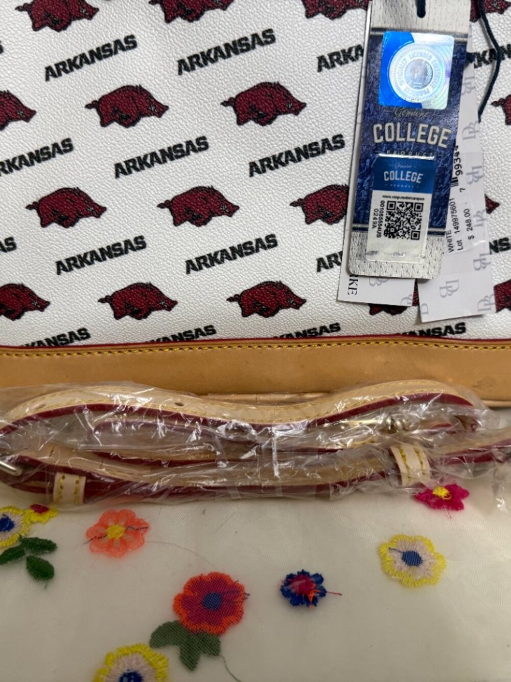 Dooney & Bourke Arkansas Razorbacks - Picture 3 of 8